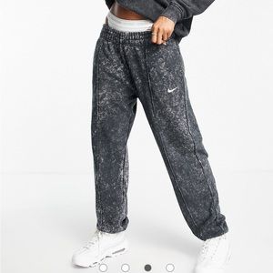 COPY - Nike Veneer Pack loose-fit acid wash cuffed fleece sweatpants - BLACK Si…
